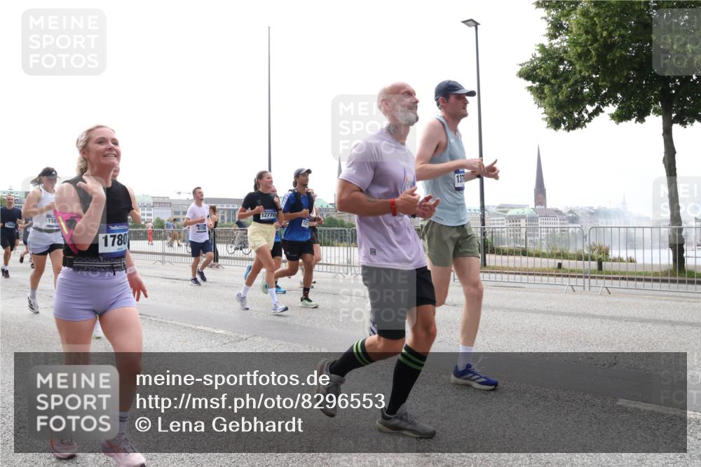 29.06.2025 - hella hamburg halbmarathon Lena Gebhardt http://msf.ph/oto/8296553 29.06.2025 10:36:45 Lombardsbrücke 158, 1780, 12770, 137, 1102, 1118, 1224, 1253, 1339, 1488, 1490, 1948, 1952, 1954, 2124, 2552, 2588, 3165, 3398, 3404, 3428, 3873, 3895, 4084, 4442, 4618, 4762, 4996, 5012, 5224, 5246, 5427, 5538, 5540, 5573, 5640, 5747, 5789, 5809, 5919, 6156, 6190, 6359, 6667, 7202, 7632, 7773, 8007, 8498, 8499, 8530, 8758, 8936, 8937, 8945, 9115, 9117, 9229, 9295, 9500, 9694, 13265, 15077, 17156, 17807, 18152, 18488 meine-sportfotos.de