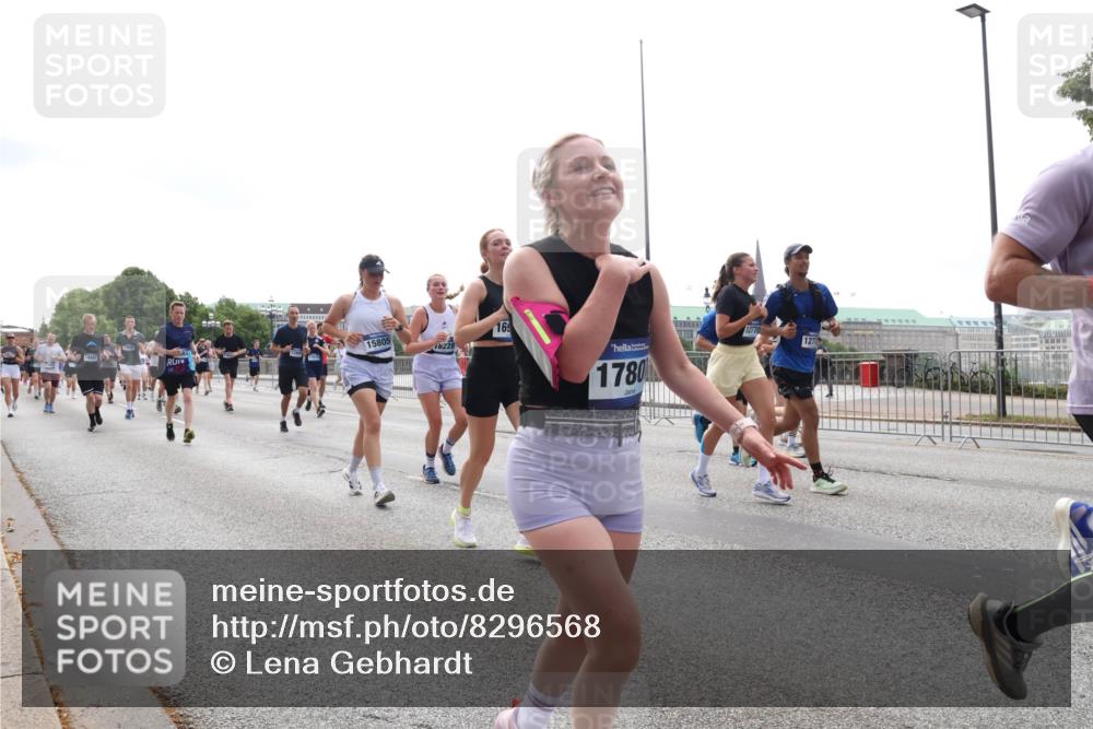 29.06.2025 - hella hamburg halbmarathon Lena Gebhardt http://msf.ph/oto/8296568 29.06.2025 10:36:45 Lombardsbrücke 15805, 16228, 169, 1780, 1277, 1102, 1118, 1224, 1253, 1339, 1488, 1490, 1948, 1952, 1954, 2124, 2552, 2588, 3165, 3398, 3404, 3428, 3873, 3895, 4084, 4442, 4618, 4762, 4996, 5012, 5224, 5246, 5427, 5538, 5540, 5573, 5640, 5747, 5789, 5809, 5919, 6156, 6190, 6359, 6667, 7202, 7632, 7773, 8007, 8498, 8499, 8530, 8758, 8936, 8937, 8945, 9115, 9117, 9229, 9295, 9500, 9694, 13265, 15077, 17156, 17807, 18152, 18488 meine-sportfotos.de