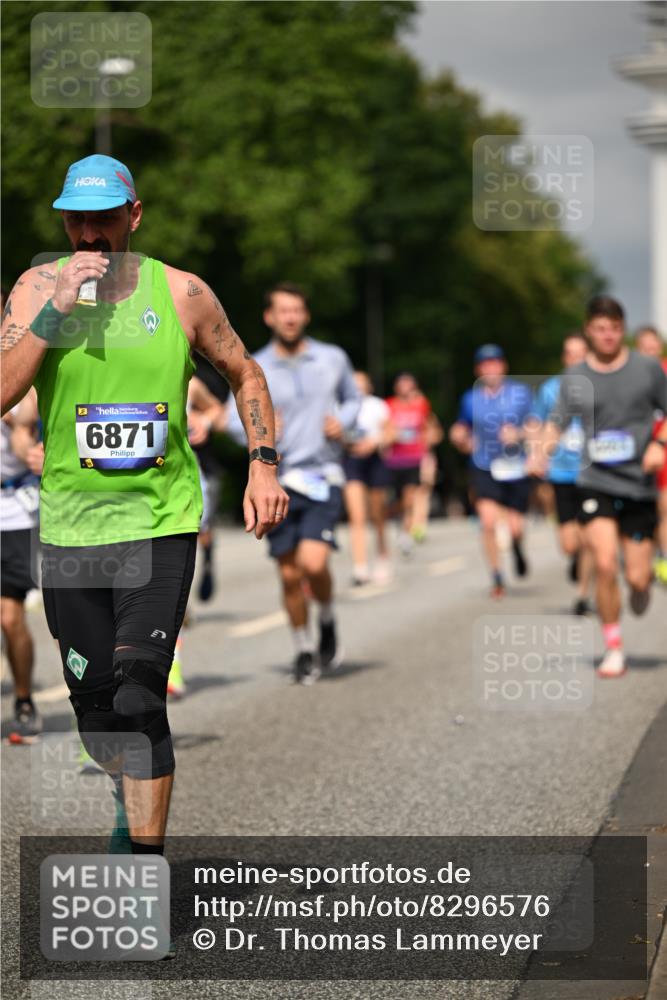 29.06.2025 - hella hamburg halbmarathon Dr. Thomas Lammeyer http://msf.ph/oto/8296576 29.06.2025 10:16:18 Kennedybrücke 1249, 1610, 1785, 1850, 1851, 2963, 2964, 3182, 3248, 3262, 3363, 4453, 4499, 5150, 5166, 5176, 6822, 6871, 7907, 8206, 8207, 8917, 8971, 9253, 9405, 9428, 10067, 10402, 10685 meine-sportfotos.de