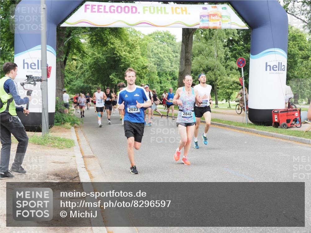 29.06.2025 - hella hamburg halbmarathon MichiJ http://msf.ph/oto/8296597 29.06.2025 10:34:17 Zwischen KM18-KM19 2189, 2623, 2842, 4091, 4237, 4345, 4949, 5472, 6388, 7056, 8577, 11094, 13940, 14034, 14804, 14911, 15206, 15563, 15900, 16081, 16819, 17190 meine-sportfotos.de