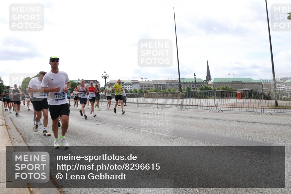 29.06.2025 - hella hamburg halbmarathon Lena Gebhardt http://msf.ph/oto/8296615 29.06.2025 10:21:33 Lombardsbrücke 2815, 19012, 14276, 1401, 1028, 1072, 1158, 1191, 1250, 1266, 1401, 1658, 1668, 1958, 2172, 2271, 2315, 2353, 2383, 2529, 2635, 2815, 2956, 2986, 3122, 3161, 3453, 3770, 3817, 3825, 3826, 4289, 4375, 4376, 4697, 4786, 5122, 5373, 5395, 5412, 5493, 5759, 5767, 5957, 6086, 6103, 6275, 6308, 6475, 6805, 6844, 7075, 7228, 7375, 7522, 7553, 7612, 7672, 7781, 8095, 8286, 8715, 8726, 8844, 8896, 9100, 9108, 9369, 9483, 9499, 9501, 9532, 9624, 10374, 10602, 10874, 11698, 12175 meine-sportfotos.de