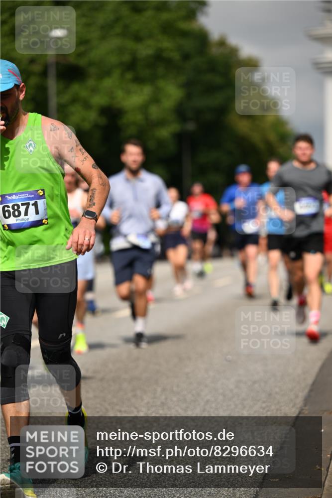 29.06.2025 - hella hamburg halbmarathon Dr. Thomas Lammeyer http://msf.ph/oto/8296634 29.06.2025 10:16:18 Kennedybrücke 1249, 1610, 1785, 1850, 1851, 2963, 2964, 3182, 3248, 3262, 3363, 4453, 4499, 5150, 5166, 5176, 6822, 6871, 7907, 8206, 8207, 8917, 8971, 9253, 9405, 9428, 10067, 10402, 10685 meine-sportfotos.de