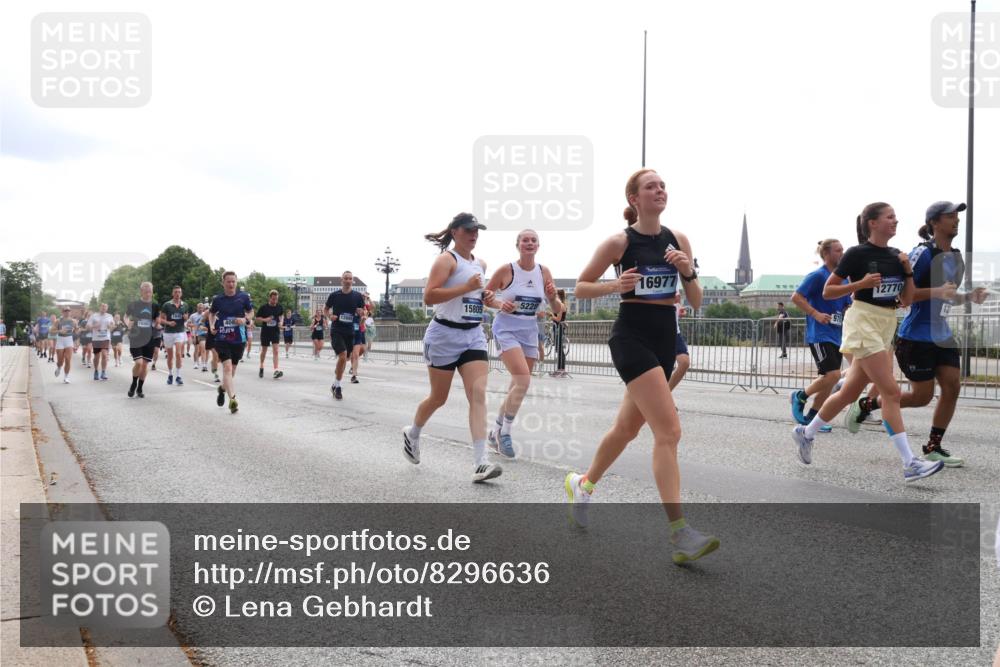 29.06.2025 - hella hamburg halbmarathon Lena Gebhardt http://msf.ph/oto/8296636 29.06.2025 10:36:46 Lombardsbrücke 22, 15805, 16977, 12770, 1102, 1118, 1224, 1253, 1339, 1488, 1490, 1948, 1952, 1954, 2124, 2552, 2588, 3165, 3398, 3404, 3428, 3873, 3895, 4084, 4442, 4618, 4762, 4996, 5012, 5224, 5427, 5538, 5540, 5573, 5640, 5747, 5786, 5789, 5809, 5919, 6156, 6190, 6359, 6667, 7202, 7632, 7773, 8007, 8315, 8498, 8499, 8530, 8758, 8936, 8937, 8945, 9115, 9117, 9229, 9295, 9500, 9694, 13265, 15077, 17156, 17807, 18152, 18488 meine-sportfotos.de