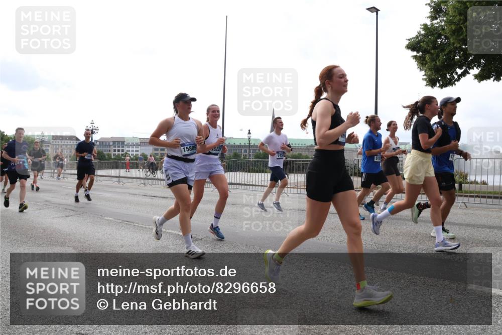 29.06.2025 - hella hamburg halbmarathon Lena Gebhardt http://msf.ph/oto/8296658 29.06.2025 10:36:46 Lombardsbrücke 4084, 15805, 16228, 6156, 1102, 1118, 1224, 1253, 1339, 1488, 1490, 1948, 1952, 1954, 2124, 2552, 2588, 3165, 3398, 3404, 3428, 3873, 3895, 4084, 4442, 4618, 4762, 4996, 5012, 5224, 5427, 5538, 5540, 5573, 5640, 5747, 5786, 5789, 5809, 5919, 6156, 6190, 6359, 6667, 7202, 7632, 7773, 8007, 8315, 8498, 8499, 8530, 8758, 8936, 8937, 8945, 9115, 9117, 9229, 9295, 9500, 9694, 13265, 15077, 17156, 17807, 18152, 18488 meine-sportfotos.de