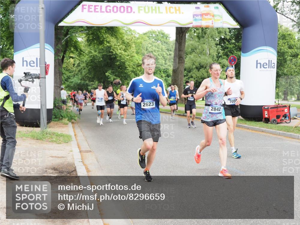 29.06.2025 - hella hamburg halbmarathon MichiJ http://msf.ph/oto/8296659 29.06.2025 10:34:18 Zwischen KM18-KM19 2623, 2842, 4091, 4237, 4345, 6388, 7056, 8564, 8577, 11094, 14034, 14804, 14911, 15206, 15563, 15900, 16081, 16819, 17190 meine-sportfotos.de