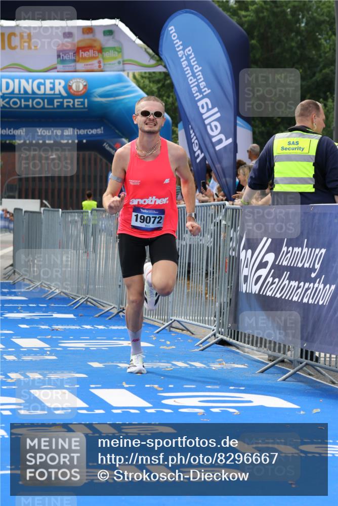 29.06.2025 - hella hamburg halbmarathon Strokosch-Dieckow http://msf.ph/oto/8296667 29.06.2025 10:18:01 Ziel 17786, 19072 meine-sportfotos.de
