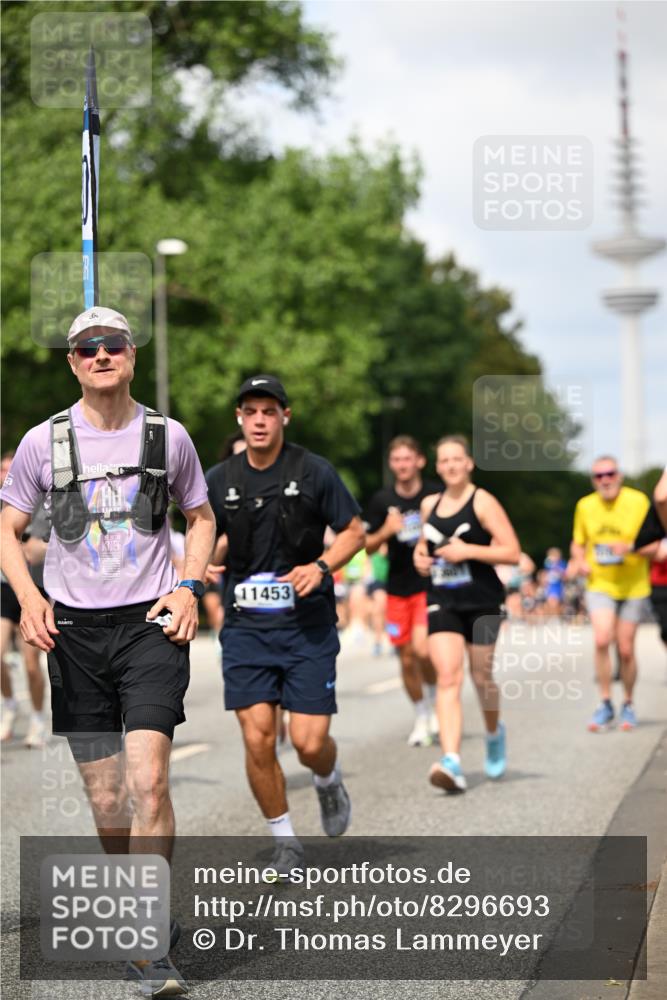 29.06.2025 - hella hamburg halbmarathon Dr. Thomas Lammeyer http://msf.ph/oto/8296693 29.06.2025 10:37:45 Kennedybrücke 1189, 1275, 1896, 1995, 2085, 2342, 2526, 2776, 3812, 4164, 4361, 4433, 4449, 4807, 5075, 5141, 5180, 5557, 5561, 5584, 5821, 5822, 6773, 6956, 6999, 7308, 7309, 7633, 7705, 8157, 8383, 8620, 8891, 9234, 9258, 9438, 9591, 9706, 9799, 9995, 10800, 11092, 11111, 11237, 11260 meine-sportfotos.de