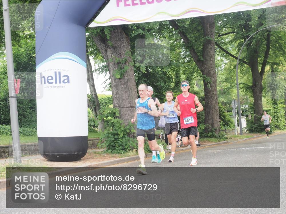 29.06.2025 - hella hamburg halbmarathon KatJ http://msf.ph/oto/8296729 29.06.2025 10:13:35 Zwischen KM18-KM19 2459, 6699, 6816 meine-sportfotos.de