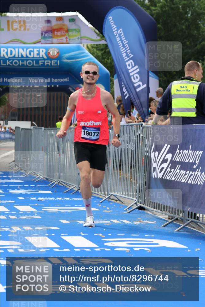 29.06.2025 - hella hamburg halbmarathon Strokosch-Dieckow http://msf.ph/oto/8296744 29.06.2025 10:18:01 Ziel 17786, 19072 meine-sportfotos.de