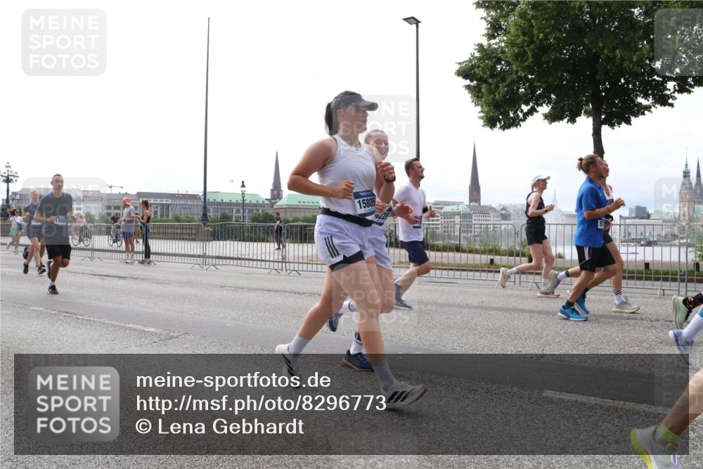 29.06.2025 - hella hamburg halbmarathon Lena Gebhardt http://msf.ph/oto/8296773 29.06.2025 10:36:47 Lombardsbrücke 12605, 15805, 0428, 1102, 1118, 1224, 1253, 1339, 1488, 1490, 1948, 1952, 1954, 2124, 2552, 2588, 3165, 3398, 3428, 3873, 3895, 4084, 4442, 4618, 4762, 4996, 5012, 5224, 5427, 5538, 5540, 5573, 5640, 5747, 5786, 5789, 5919, 6156, 6190, 6359, 6667, 6804, 7202, 7632, 7773, 8007, 8315, 8498, 8499, 8530, 8758, 8936, 8937, 8945, 9115, 9117, 9229, 9295, 9500, 9694, 13265, 15077, 17156, 17807, 18152, 18488 meine-sportfotos.de