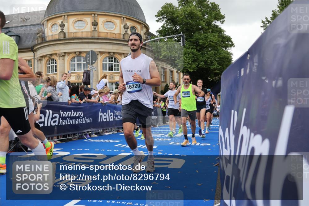 29.06.2025 - hella hamburg halbmarathon Strokosch-Dieckow http://msf.ph/oto/8296794 29.06.2025 10:52:13 Ziel 1482, 2397, 2595, 4140, 4419, 4587, 4837, 5032, 5087, 5093, 5378, 5482, 6164, 6897, 7896, 9074, 9082, 12135, 12580, 13707, 13726, 14248, 14300, 15275, 15446, 16003, 16320, 16591, 17033, 17130, 17773, 18475, 18801 meine-sportfotos.de