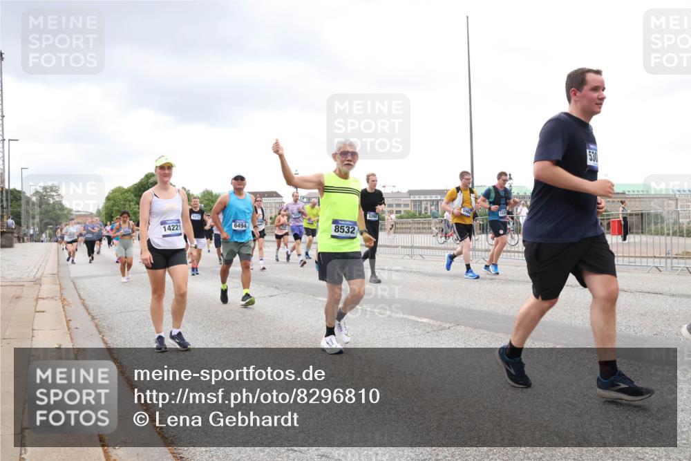 29.06.2025 - hella hamburg halbmarathon Lena Gebhardt http://msf.ph/oto/8296810 29.06.2025 10:56:10 Lombardsbrücke 14221, 4473, 6494, 8532, 3268, 530, 1113, 1738, 1909, 2095, 2793, 2915, 3101, 3257, 3268, 3987, 4083, 4265, 4354, 4470, 4473, 4836, 4896, 5220, 5222, 5306, 5575, 5580, 5693, 5757, 5994, 6055, 6056, 6113, 6257, 6494, 6594, 6690, 6968, 7025, 7028, 7090, 7516, 7616, 7711, 7969, 8005, 8110, 8305, 8517, 8532, 8533, 8648, 8766, 9383, 9435, 9548, 9606, 9838, 9861, 9865, 9948, 9953, 9956, 10436, 10438, 10449, 10640, 10740, 10784, 10987, 11903, 11962, 11963, 12695 meine-sportfotos.de