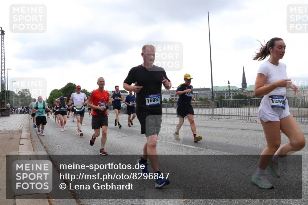 29.06.2025 - hella hamburg halbmarathon Lena Gebhardt http://msf.ph/oto/8296847 29.06.2025 10:46:48 Lombardsbrücke 1073, 1185, 1286, 1363, 1371, 1375, 1593, 1608, 1720, 1837, 1961, 1999, 2162, 2211, 2320, 2327, 2500, 2556, 2665, 2697, 2981, 3277, 3406, 3407, 3469, 3734, 3823, 4202, 4239, 4296, 4342, 4355, 4448, 4604, 5111, 5114, 5700, 5796, 5953, 6124, 6161, 6485, 6496, 6740, 7073, 7303, 7364, 7412, 7767, 7827, 8477, 8486, 8551, 8553, 8684, 8700, 8967, 9691, 10153, 10230, 13969, 14261, 15852, 16882, 16987 meine-sportfotos.de