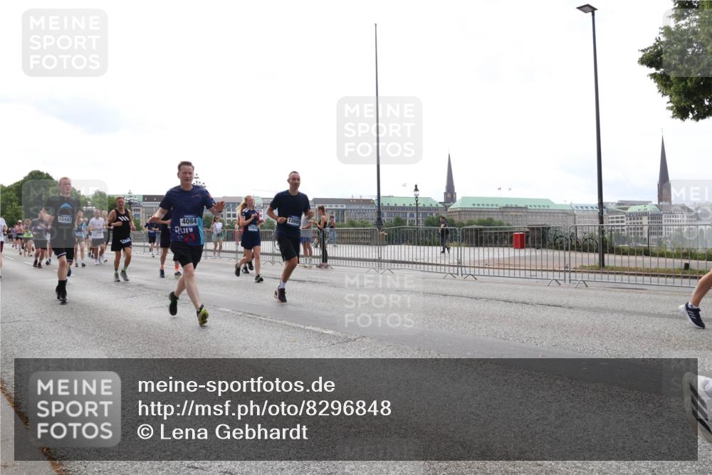 29.06.2025 - hella hamburg halbmarathon Lena Gebhardt http://msf.ph/oto/8296848 29.06.2025 10:36:47 Lombardsbrücke 10487, 4084, 1701, 1260, 1102, 1118, 1224, 1253, 1339, 1488, 1490, 1948, 1952, 1954, 2124, 2552, 2588, 3165, 3398, 3428, 3873, 3895, 4084, 4442, 4618, 4762, 4996, 5012, 5224, 5427, 5538, 5540, 5573, 5640, 5747, 5786, 5789, 5919, 6156, 6190, 6359, 6667, 6804, 7202, 7632, 7773, 8007, 8315, 8498, 8499, 8530, 8758, 8936, 8937, 8945, 9115, 9117, 9229, 9295, 9500, 9694, 13265, 15077, 17156, 17807, 18152, 18488 meine-sportfotos.de