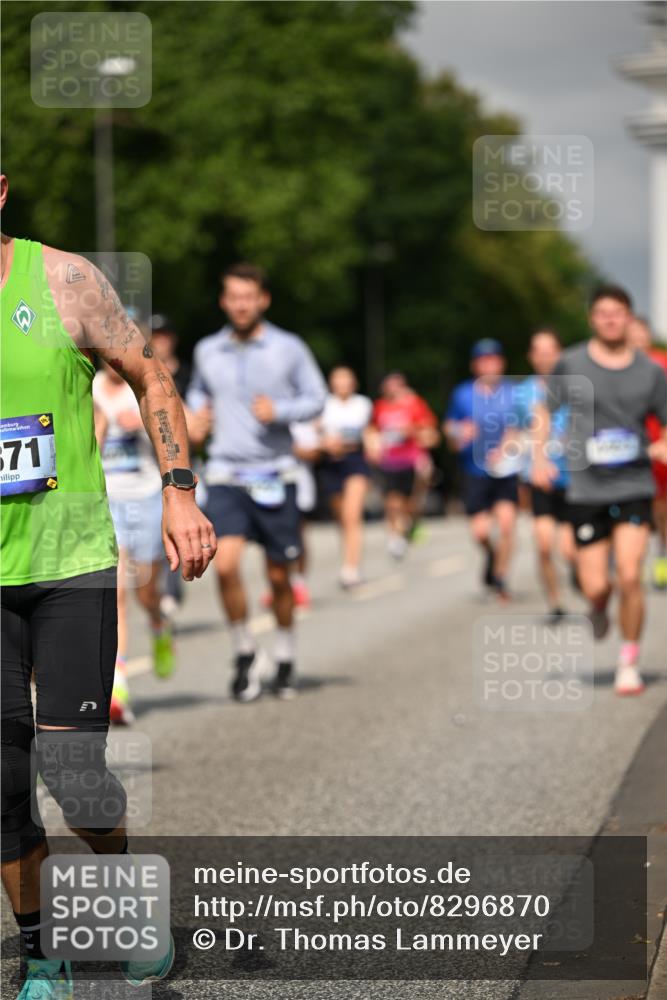 29.06.2025 - hella hamburg halbmarathon Dr. Thomas Lammeyer http://msf.ph/oto/8296870 29.06.2025 10:16:18 Kennedybrücke 1249, 1610, 1785, 1850, 1851, 2963, 2964, 3182, 3248, 3262, 3363, 4453, 4499, 5150, 5166, 5176, 6822, 6871, 7907, 8206, 8207, 8917, 8971, 9253, 9405, 9428, 10067, 10402, 10685 meine-sportfotos.de
