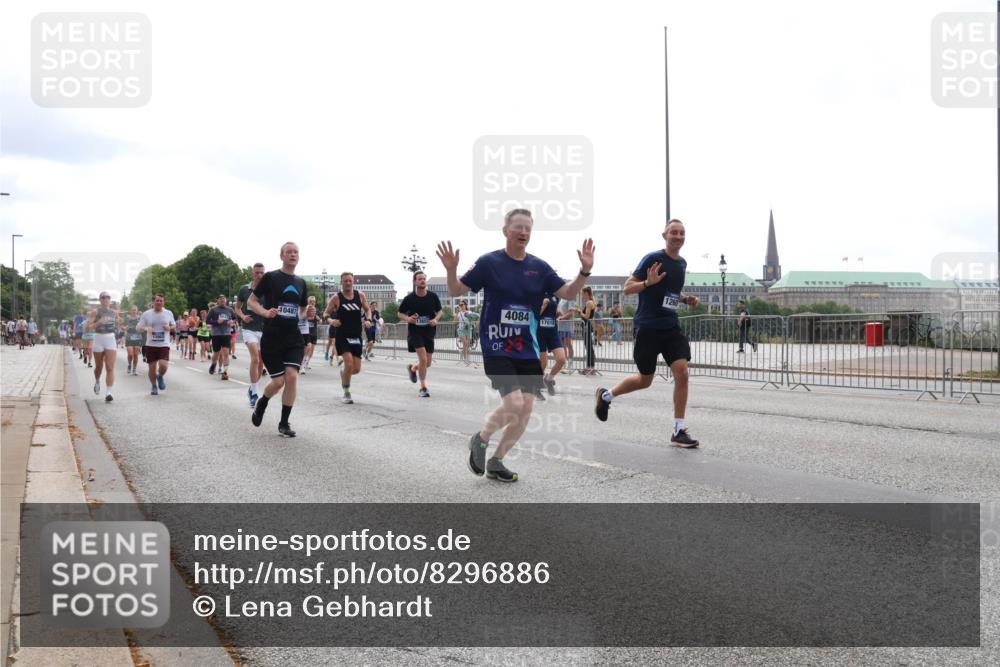 29.06.2025 - hella hamburg halbmarathon Lena Gebhardt http://msf.ph/oto/8296886 29.06.2025 10:36:48 Lombardsbrücke 10487, 4084, 17018, 1260, 1118, 1224, 1253, 1339, 1488, 1490, 1948, 1952, 1954, 2124, 2552, 2588, 3165, 3398, 3428, 3714, 3873, 3895, 4084, 4442, 4618, 4762, 4996, 5012, 5224, 5427, 5538, 5540, 5573, 5640, 5747, 5786, 5789, 5919, 6156, 6190, 6359, 6667, 6804, 7202, 7632, 7773, 8007, 8315, 8498, 8499, 8530, 8758, 8936, 8937, 8945, 9115, 9117, 9229, 9295, 9500, 9694, 13265, 15077, 17156, 17807, 18152, 18488 meine-sportfotos.de
