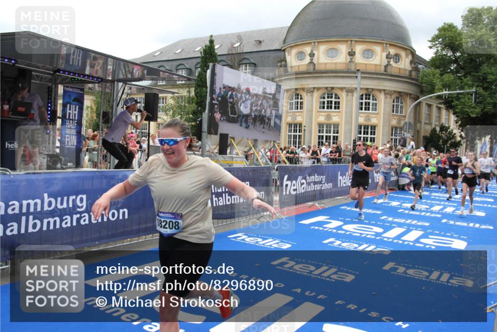 29.06.2025 - hella hamburg halbmarathon Michael Strokosch http://msf.ph/oto/8296890 29.06.2025 10:57:13 Ziel 1387, 1877, 4167, 4261, 4940, 9884, 11612, 13691, 13750, 14139, 14408, 14588, 15110, 15664, 15726, 17617, 17660, 17993, 18208, 19184 meine-sportfotos.de