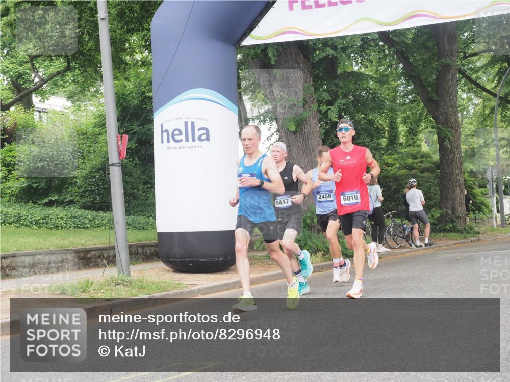 29.06.2025 - hella hamburg halbmarathon KatJ http://msf.ph/oto/8296948 29.06.2025 10:13:36 Zwischen KM18-KM19 2459, 6699, 6816 meine-sportfotos.de