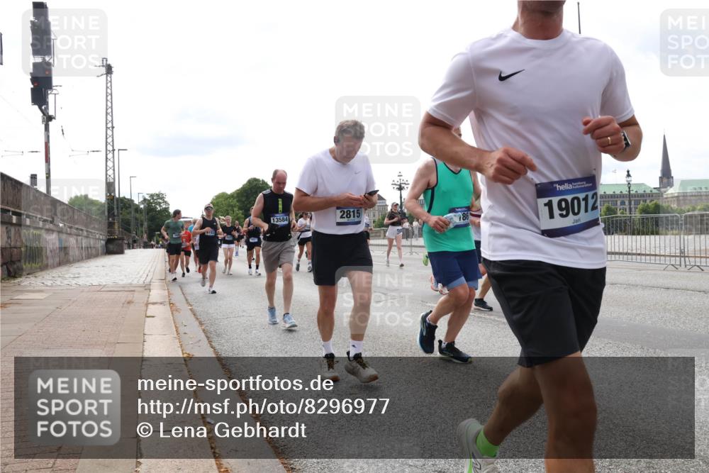 29.06.2025 - hella hamburg halbmarathon Lena Gebhardt http://msf.ph/oto/8296977 29.06.2025 10:21:35 Lombardsbrücke 13584, 2815, 19012, 1028, 1072, 1158, 1191, 1250, 1266, 1401, 1658, 1668, 1958, 2172, 2271, 2315, 2353, 2529, 2635, 2815, 2956, 2986, 3122, 3770, 3817, 3825, 3826, 4289, 4375, 4376, 4697, 4786, 5122, 5373, 5395, 5412, 5493, 5759, 5957, 6086, 6103, 6475, 6805, 6844, 7075, 7375, 7522, 7553, 7612, 7672, 7781, 8095, 8286, 8715, 8844, 8896, 8959, 9100, 9108, 9369, 9483, 9499, 9501, 9532, 9624, 10374, 10874, 11698 meine-sportfotos.de