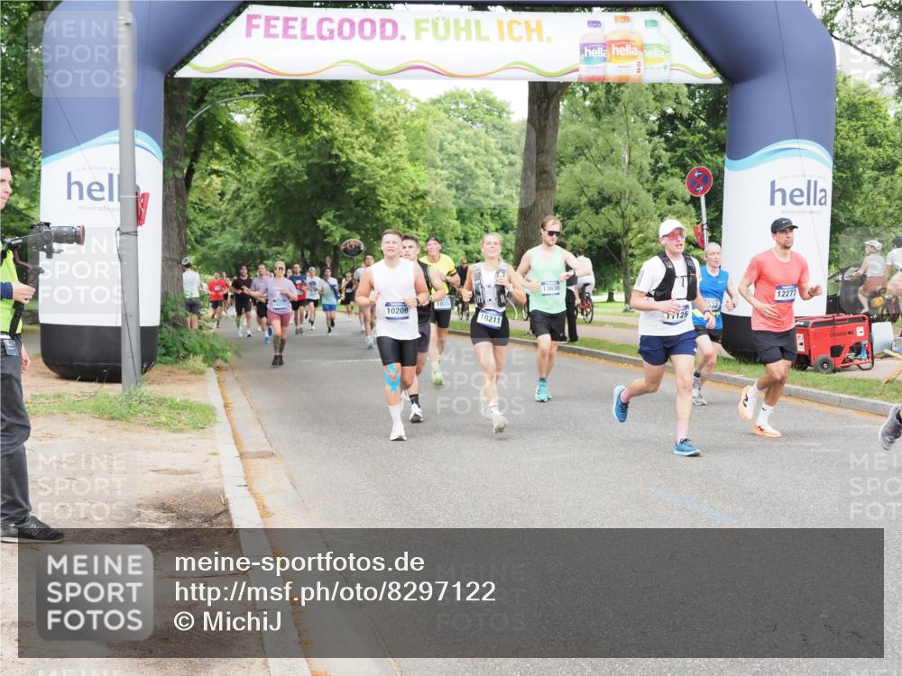 29.06.2025 - hella hamburg halbmarathon MichiJ http://msf.ph/oto/8297122 29.06.2025 10:34:20 Zwischen KM18-KM19 2623, 2842, 4345, 6388, 6532, 7056, 8564, 8577, 10211, 11094, 11125, 12277, 13630, 14804, 15206, 15563, 15900, 16081, 16819 meine-sportfotos.de