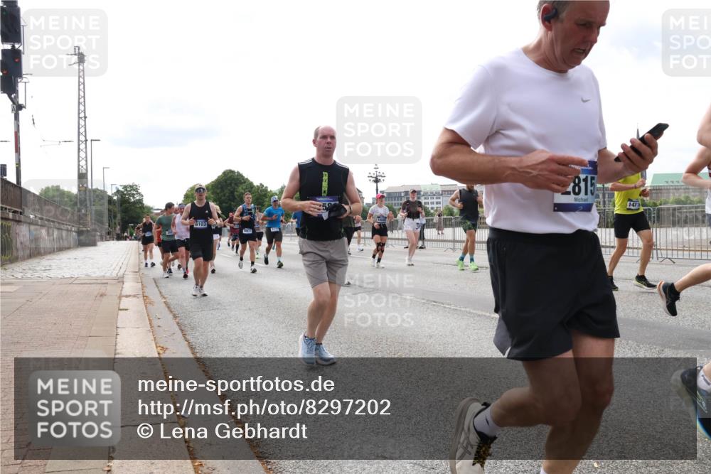 29.06.2025 - hella hamburg halbmarathon Lena Gebhardt http://msf.ph/oto/8297202 29.06.2025 10:21:35 Lombardsbrücke 6103, 9950, 815, 14118, 1028, 1072, 1158, 1191, 1250, 1266, 1401, 1658, 1668, 1958, 2172, 2271, 2315, 2353, 2529, 2635, 2815, 2956, 2986, 3122, 3770, 3817, 3825, 3826, 4289, 4375, 4376, 4697, 4786, 5122, 5373, 5395, 5412, 5493, 5759, 5957, 6086, 6103, 6475, 6805, 6844, 7075, 7375, 7522, 7553, 7612, 7672, 7781, 8095, 8286, 8715, 8844, 8896, 8959, 9100, 9108, 9369, 9483, 9499, 9501, 9532, 9624, 10374, 10874, 11698 meine-sportfotos.de
