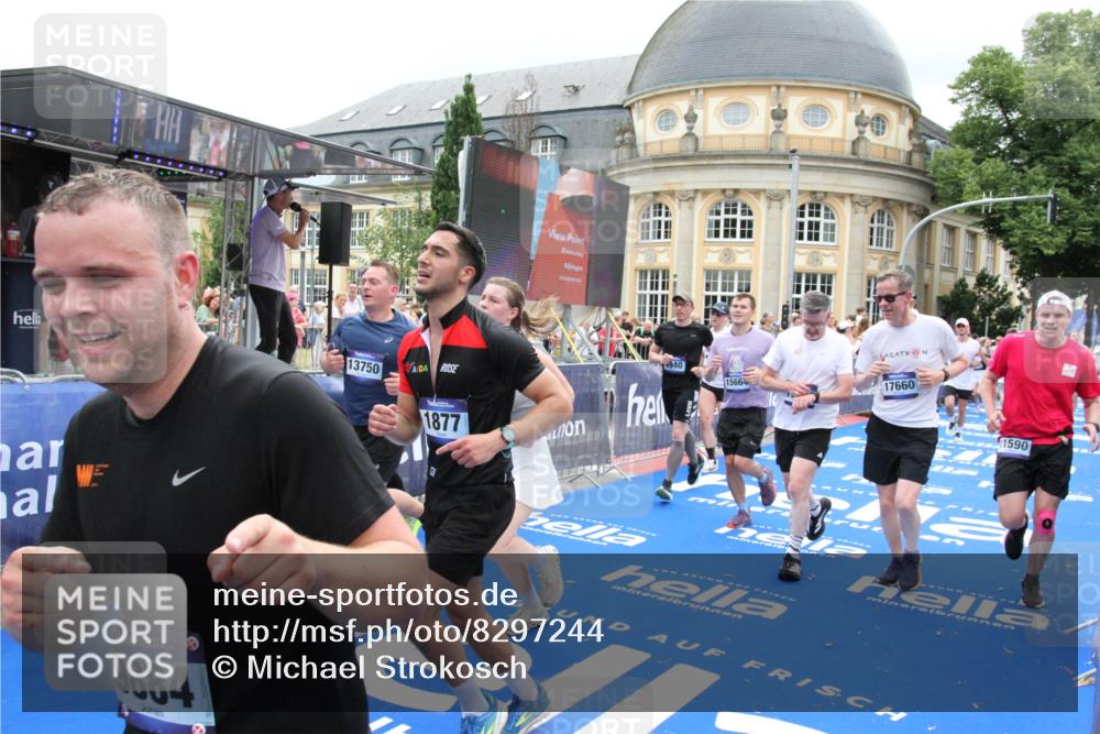 29.06.2025 - hella hamburg halbmarathon Michael Strokosch http://msf.ph/oto/8297244 29.06.2025 10:57:19 Ziel 1387, 1877, 2417, 2676, 4167, 4940, 8585, 9450, 9577, 9884, 9934, 10383, 11590, 11612, 12014, 12590, 13750, 15110, 15229, 15664, 16625, 17660, 17779, 17848, 17993, 19184 meine-sportfotos.de