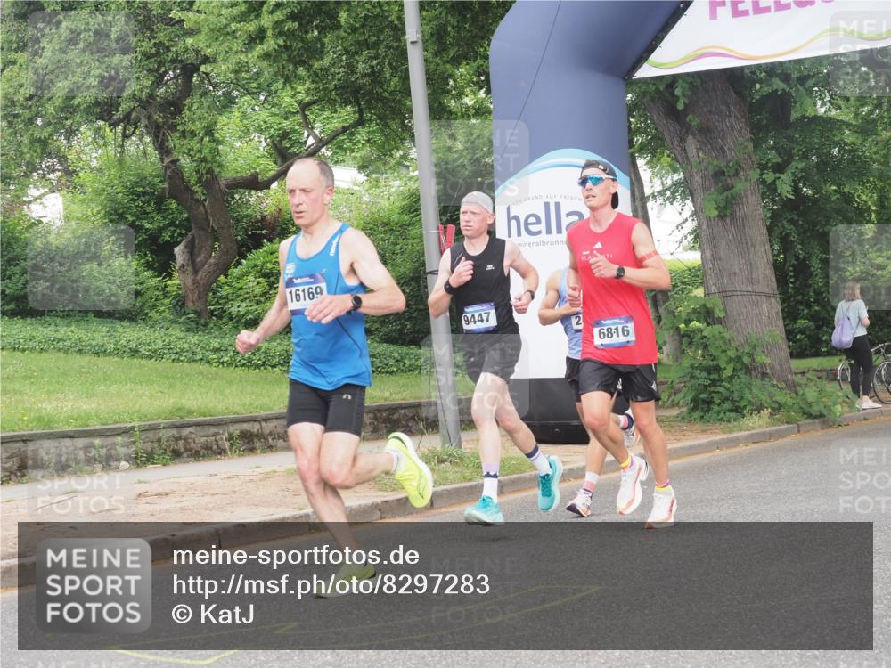 29.06.2025 - hella hamburg halbmarathon KatJ http://msf.ph/oto/8297283 29.06.2025 10:13:37 Zwischen KM18-KM19 2459, 6699, 6816 meine-sportfotos.de
