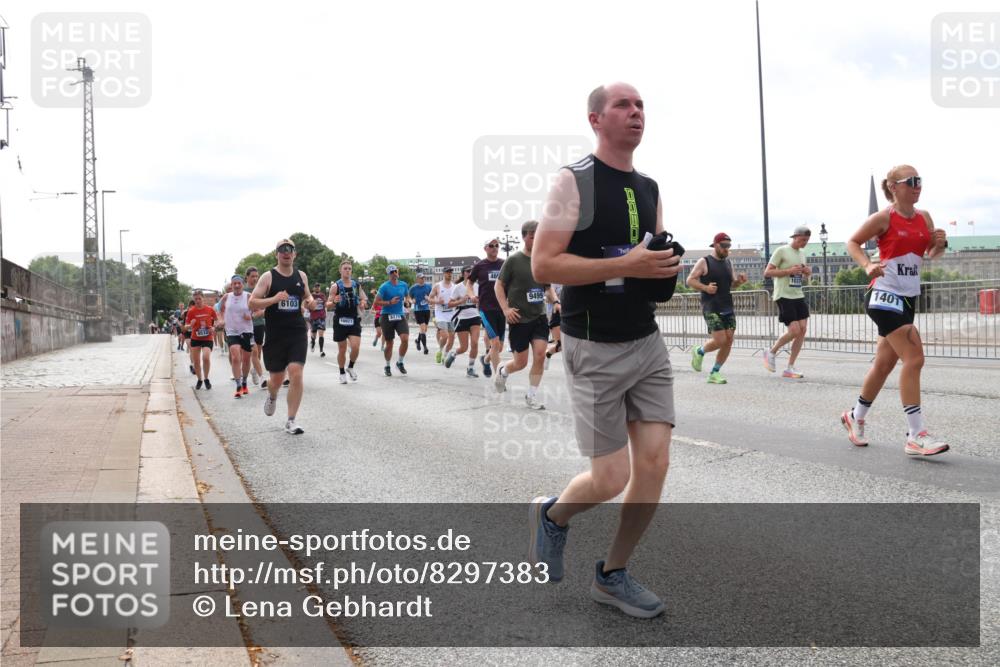 29.06.2025 - hella hamburg halbmarathon Lena Gebhardt http://msf.ph/oto/8297383 29.06.2025 10:21:36 Lombardsbrücke 6103, 10921, 3778, 46, 9499, 1401, 1028, 1072, 1158, 1191, 1250, 1266, 1401, 1658, 1668, 1958, 2172, 2271, 2315, 2353, 2529, 2635, 2815, 2956, 2986, 3122, 3770, 3817, 3825, 3826, 3995, 4289, 4375, 4376, 4697, 4786, 5122, 5373, 5395, 5412, 5493, 5759, 5957, 6086, 6103, 6475, 6805, 6844, 7075, 7375, 7522, 7553, 7612, 7672, 7781, 8095, 8286, 8715, 8844, 8896, 8959, 9100, 9369, 9483, 9499, 9501, 9532, 9624, 10374, 10874, 11698 meine-sportfotos.de