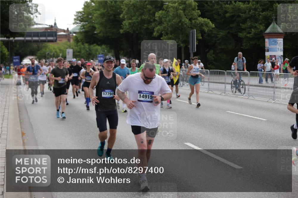29.06.2025 - hella hamburg halbmarathon Jannik Wohlers http://msf.ph/oto/8297400 29.06.2025 10:36:51 Lombardsbrücke 1022, 1276, 1337, 1597, 1819, 2016, 2031, 2072, 2104, 2272, 2480, 2486, 3127, 3714, 4097, 4347, 4733, 5146, 5560, 5786, 5940, 6172, 6584, 6804, 7085, 7235, 7707, 7823, 8257, 8258, 8315, 8811, 8843, 9054, 9055, 10762, 10931, 11246, 11843, 11980, 12087, 12103, 12463, 12935, 13077, 13695, 13783, 13970, 13971, 14202, 14282, 14343, 14396, 14779, 14915, 15084, 15106, 15475, 16192, 16303, 16782, 16831, 17305, 17307, 17388, 17687, 17688, 17794, 17965, 18578, 18710 meine-sportfotos.de