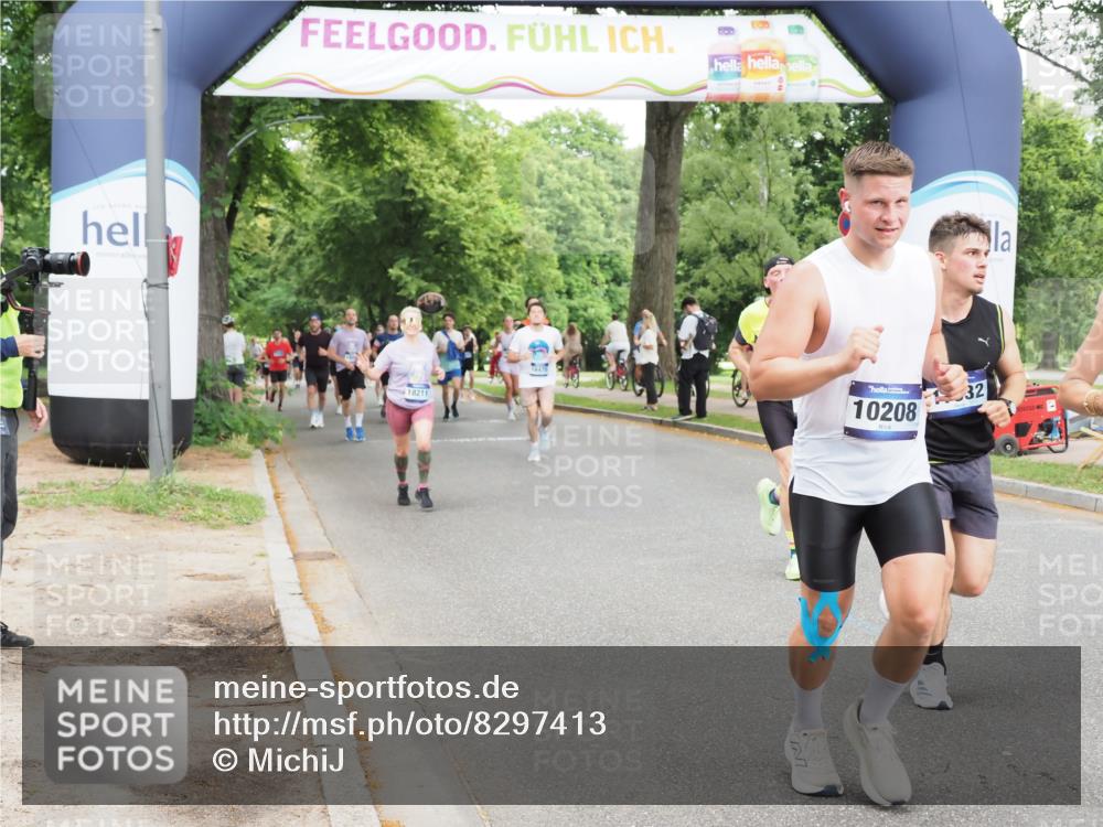 29.06.2025 - hella hamburg halbmarathon MichiJ http://msf.ph/oto/8297413 29.06.2025 10:34:23 Zwischen KM18-KM19 1070, 2623, 6532, 7056, 8564, 10208, 10211, 11125, 12277, 13630, 16475, 17332, 18211 meine-sportfotos.de