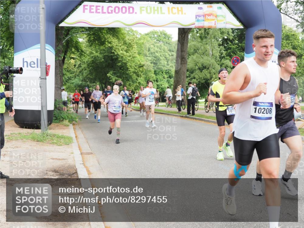 29.06.2025 - hella hamburg halbmarathon MichiJ http://msf.ph/oto/8297455 29.06.2025 10:34:23 Zwischen KM18-KM19 1070, 2623, 6532, 7056, 8564, 10208, 10211, 11125, 12277, 13630, 16475, 17332, 18211 meine-sportfotos.de
