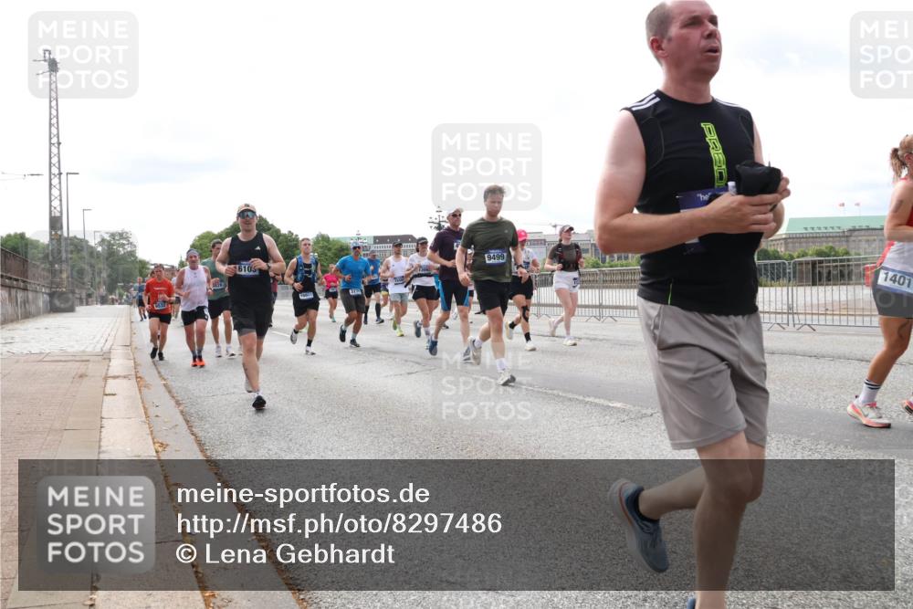 29.06.2025 - hella hamburg halbmarathon Lena Gebhardt http://msf.ph/oto/8297486 29.06.2025 10:21:36 Lombardsbrücke 6105, 10921, 3770, 9499, 1401, 1028, 1072, 1158, 1191, 1250, 1266, 1401, 1658, 1668, 1958, 2172, 2271, 2315, 2353, 2529, 2635, 2815, 2956, 2986, 3122, 3770, 3817, 3825, 3826, 3995, 4289, 4375, 4376, 4697, 4786, 5122, 5373, 5395, 5412, 5493, 5759, 5957, 6086, 6103, 6475, 6805, 6844, 7075, 7375, 7522, 7553, 7612, 7672, 7781, 8095, 8286, 8715, 8844, 8896, 8959, 9100, 9369, 9483, 9499, 9501, 9532, 9624, 10374, 10874, 11698 meine-sportfotos.de