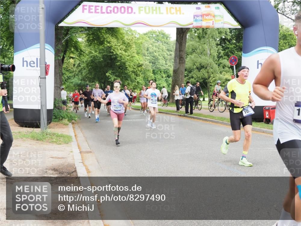 29.06.2025 - hella hamburg halbmarathon MichiJ http://msf.ph/oto/8297490 29.06.2025 10:34:23 Zwischen KM18-KM19 1070, 2623, 6532, 7056, 8564, 10208, 10211, 11125, 12277, 13630, 16475, 17332, 18211 meine-sportfotos.de