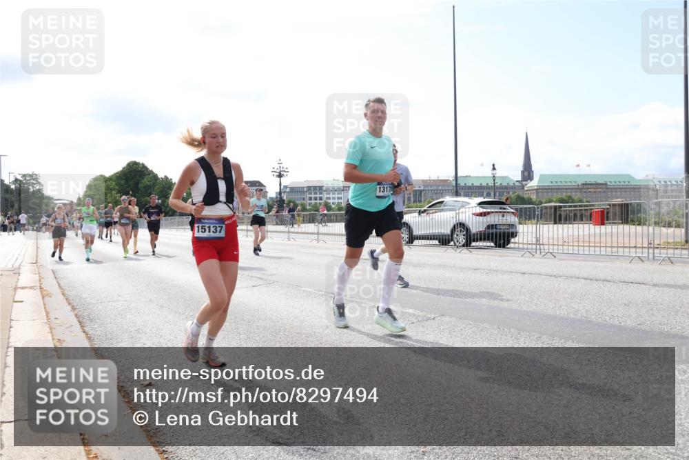 29.06.2025 - hella hamburg halbmarathon Lena Gebhardt http://msf.ph/oto/8297494 29.06.2025 10:12:04 Lombardsbrücke 1062, 1328, 1531, 1790, 1992, 2661, 3363, 3746, 4227, 5176, 5379, 5605, 6871, 7474, 7571, 9191, 9253, 9405, 9428, 9705, 10042, 10409, 10428, 11507, 11509, 11525, 11537, 11581, 11917, 12473, 13171, 13177, 13203, 13542, 13958, 14060, 14196, 14313, 14384, 14863, 15137, 15945, 16379, 16976, 17080, 17638, 17774, 17866, 18261, 18278, 18395, 18429, 18655 meine-sportfotos.de