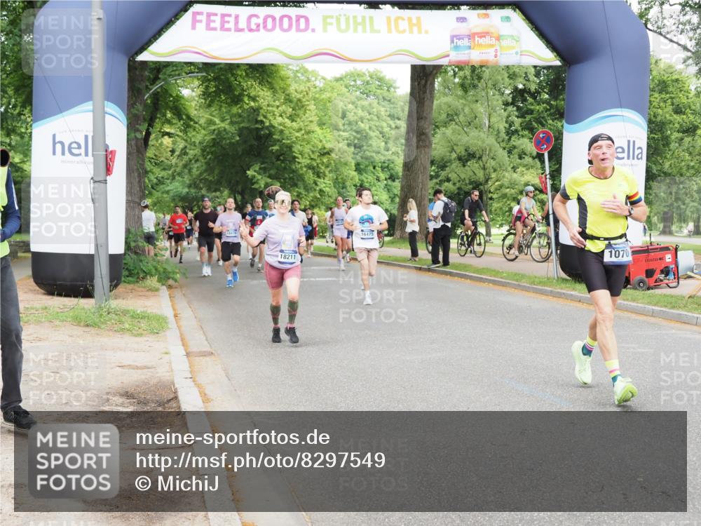 29.06.2025 - hella hamburg halbmarathon MichiJ http://msf.ph/oto/8297549 29.06.2025 10:34:23 Zwischen KM18-KM19 1070, 2623, 6532, 7056, 8564, 10208, 10211, 11125, 12277, 13630, 16475, 17332, 18211 meine-sportfotos.de