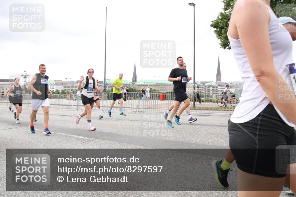 29.06.2025 - hella hamburg halbmarathon Lena Gebhardt http://msf.ph/oto/8297597 29.06.2025 10:56:13 Lombardsbrücke 14281, 4473, 16960, 9838, 1047, 1113, 1738, 1909, 2095, 2793, 2915, 3257, 3268, 3675, 3676, 3953, 3987, 4083, 4265, 4354, 4470, 4473, 4836, 4896, 5306, 5580, 5693, 5757, 5994, 6055, 6056, 6113, 6257, 6494, 6594, 6690, 6968, 7025, 7028, 7090, 7516, 7616, 7711, 7969, 8005, 8110, 8305, 8517, 8532, 8533, 8766, 9383, 9435, 9548, 9606, 9838, 9861, 9865, 9948, 9953, 10436, 10438, 10449, 10640, 10740, 10784, 10987, 11903, 11962, 11963 meine-sportfotos.de