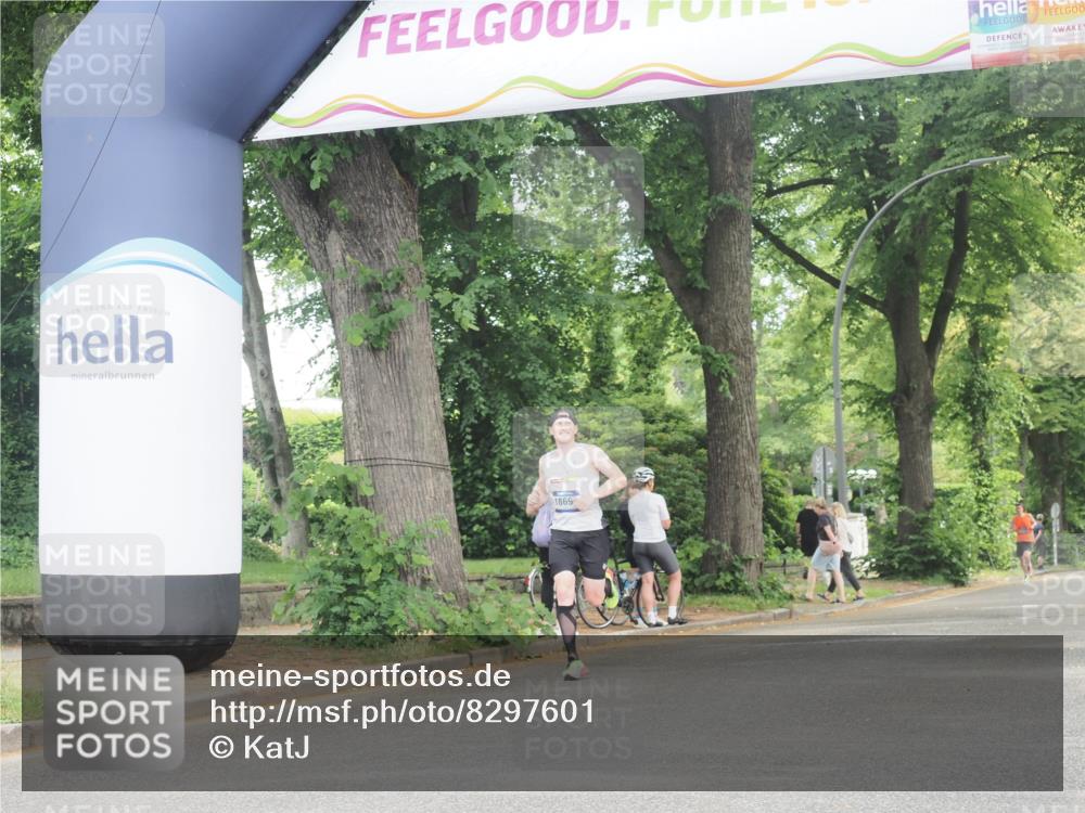 29.06.2025 - hella hamburg halbmarathon KatJ http://msf.ph/oto/8297601 29.06.2025 10:13:40 Zwischen KM18-KM19 2459, 6816 meine-sportfotos.de