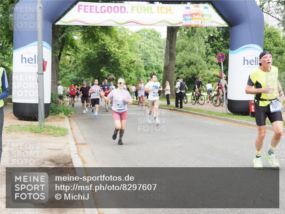 29.06.2025 - hella hamburg halbmarathon MichiJ http://msf.ph/oto/8297607 29.06.2025 10:34:23 Zwischen KM18-KM19 1070, 2623, 6532, 7056, 8564, 10208, 10211, 11125, 12277, 13630, 16475, 17332, 18211 meine-sportfotos.de