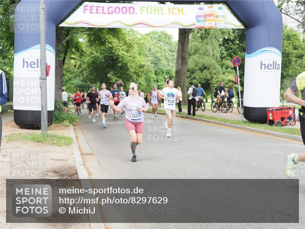 29.06.2025 - hella hamburg halbmarathon MichiJ http://msf.ph/oto/8297629 29.06.2025 10:34:24 Zwischen KM18-KM19 1070, 2623, 6532, 7056, 8564, 8668, 10208, 10211, 11125, 12277, 13630, 16475, 17332, 18211 meine-sportfotos.de