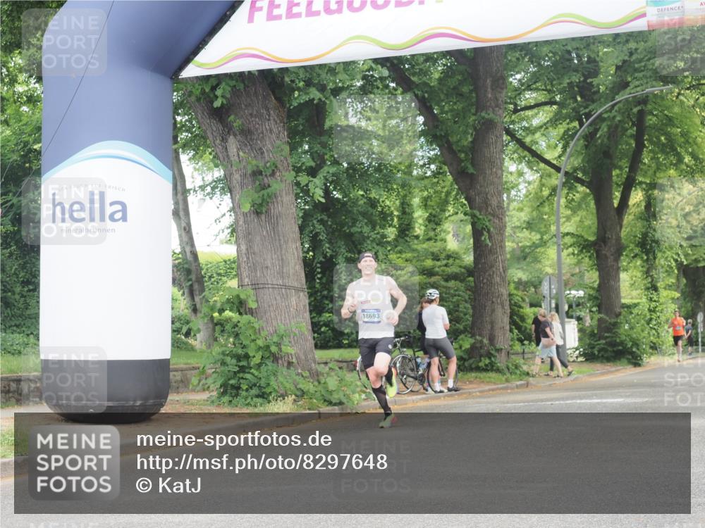 29.06.2025 - hella hamburg halbmarathon KatJ http://msf.ph/oto/8297648 29.06.2025 10:13:40 Zwischen KM18-KM19 2459, 6816 meine-sportfotos.de