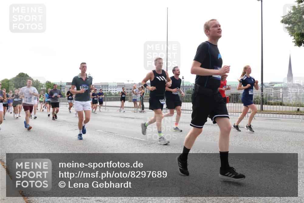 29.06.2025 - hella hamburg halbmarathon Lena Gebhardt http://msf.ph/oto/8297689 29.06.2025 10:36:50 Lombardsbrücke 13902, 2124, 1012, 1948, 929, 1118, 1224, 1253, 1339, 1488, 1490, 1948, 1952, 1954, 2124, 2552, 2588, 3127, 3165, 3398, 3428, 3714, 3873, 3895, 4084, 4442, 4618, 4762, 4996, 5012, 5224, 5427, 5538, 5540, 5640, 5747, 5786, 5789, 5919, 6156, 6172, 6190, 6359, 6667, 6804, 7202, 7632, 7773, 8007, 8257, 8258, 8315, 8499, 8530, 8758, 8936, 8937, 8945, 9054, 9055, 9115, 9117, 9295, 9500, 9694, 13265, 15077, 17156, 17807, 18152, 18488 meine-sportfotos.de