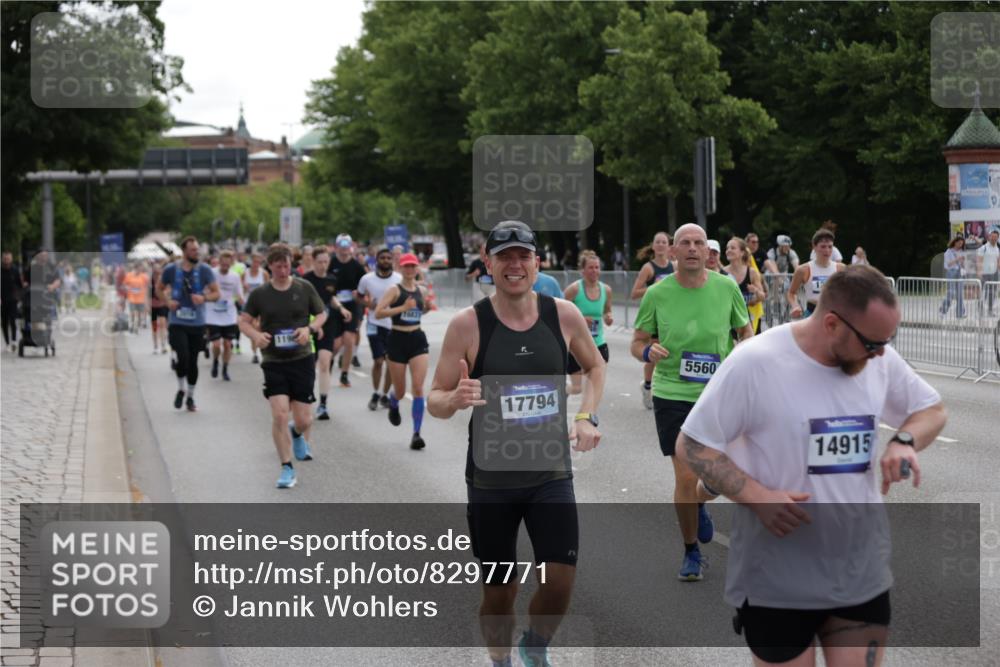 29.06.2025 - hella hamburg halbmarathon Jannik Wohlers http://msf.ph/oto/8297771 29.06.2025 10:36:52 Lombardsbrücke 1022, 1276, 1337, 1597, 1819, 2016, 2031, 2072, 2104, 2272, 2480, 2486, 3127, 3714, 4097, 4347, 4733, 5146, 5560, 5790, 5940, 6172, 6584, 6804, 7085, 7235, 7544, 7707, 7823, 8257, 8258, 8811, 8843, 9054, 9055, 9524, 10762, 10798, 10931, 11246, 11980, 12103, 12463, 12762, 12935, 13077, 13695, 13783, 13970, 13971, 14202, 14282, 14343, 14396, 14779, 14915, 15084, 15475, 16192, 16303, 16782, 16831, 17305, 17307, 17388, 17687, 17688, 17794, 17965, 18578, 18710 meine-sportfotos.de
