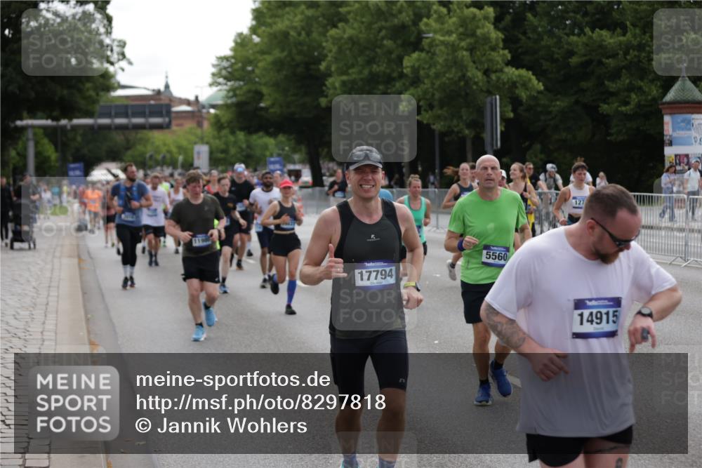 29.06.2025 - hella hamburg halbmarathon Jannik Wohlers http://msf.ph/oto/8297818 29.06.2025 10:36:52 Lombardsbrücke 1022, 1276, 1337, 1597, 1819, 2016, 2031, 2072, 2104, 2272, 2480, 2486, 3127, 3714, 4097, 4347, 4733, 5146, 5560, 5790, 5940, 6172, 6584, 6804, 7085, 7235, 7544, 7707, 7823, 8257, 8258, 8811, 8843, 9054, 9055, 9524, 10762, 10798, 10931, 11246, 11980, 12103, 12463, 12762, 12935, 13077, 13695, 13783, 13970, 13971, 14202, 14282, 14343, 14396, 14779, 14915, 15084, 15475, 16192, 16303, 16782, 16831, 17305, 17307, 17388, 17687, 17688, 17794, 17965, 18578, 18710 meine-sportfotos.de