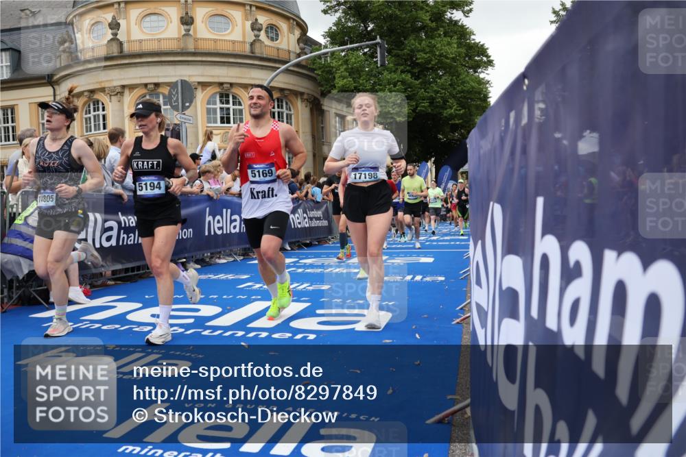 29.06.2025 - hella hamburg halbmarathon Strokosch-Dieckow http://msf.ph/oto/8297849 29.06.2025 10:52:48 Ziel 1257, 1258, 1657, 2099, 2287, 2444, 2814, 2910, 3999, 4557, 4558, 4770, 5077, 5116, 5169, 5194, 8139, 8172, 8720, 8955, 9065, 9163, 9869, 10724, 10811, 11217, 11992, 12482, 14198, 14286, 14805, 16467, 17198, 18331, 19244 meine-sportfotos.de