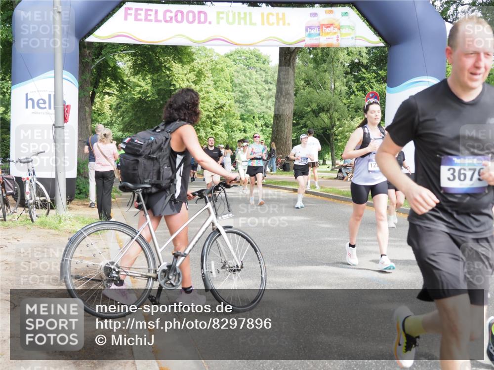 29.06.2025 - hella hamburg halbmarathon MichiJ http://msf.ph/oto/8297896 29.06.2025 11:30:06 Zwischen KM18-KM19 1465, 2572, 3679, 4752, 5156, 5875, 6200, 6673, 8243, 8745, 9455, 11421, 11664, 12254, 13862, 15536, 17116, 17868, 17943 meine-sportfotos.de