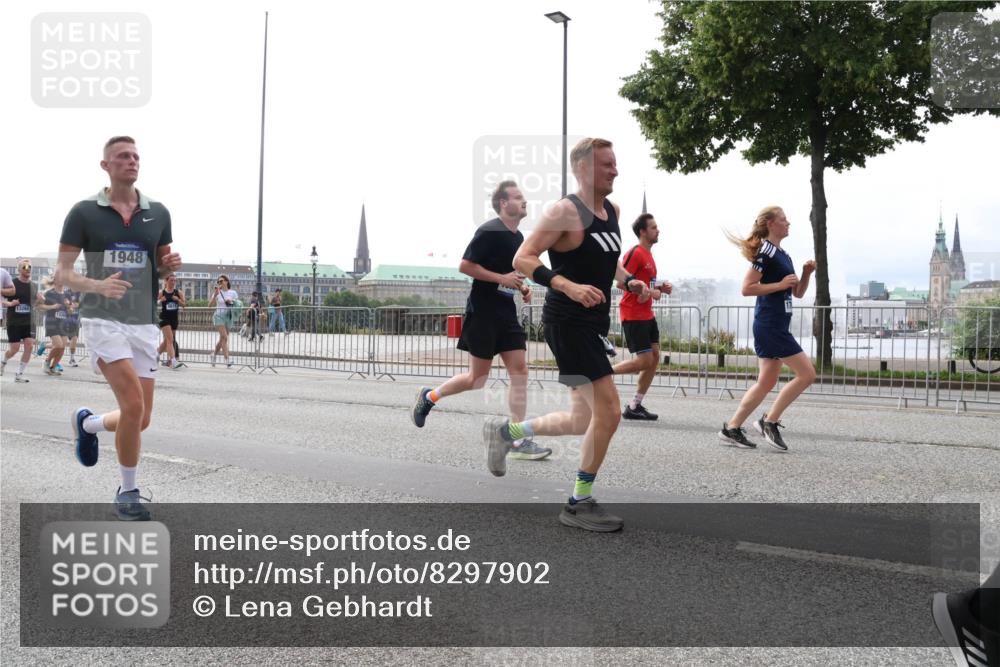 29.06.2025 - hella hamburg halbmarathon Lena Gebhardt http://msf.ph/oto/8297902 29.06.2025 10:36:50 Lombardsbrücke 13265, 1948, 1118, 1224, 1253, 1339, 1488, 1490, 1948, 1952, 1954, 2124, 2552, 2588, 3127, 3165, 3398, 3428, 3714, 3873, 3895, 4084, 4442, 4618, 4762, 4996, 5012, 5224, 5427, 5538, 5540, 5640, 5747, 5786, 5789, 5919, 6156, 6172, 6190, 6359, 6667, 6804, 7202, 7632, 7773, 8007, 8257, 8258, 8315, 8499, 8530, 8758, 8936, 8937, 8945, 9054, 9055, 9115, 9117, 9295, 9500, 9694, 13265, 15077, 17156, 17807, 18152, 18488 meine-sportfotos.de