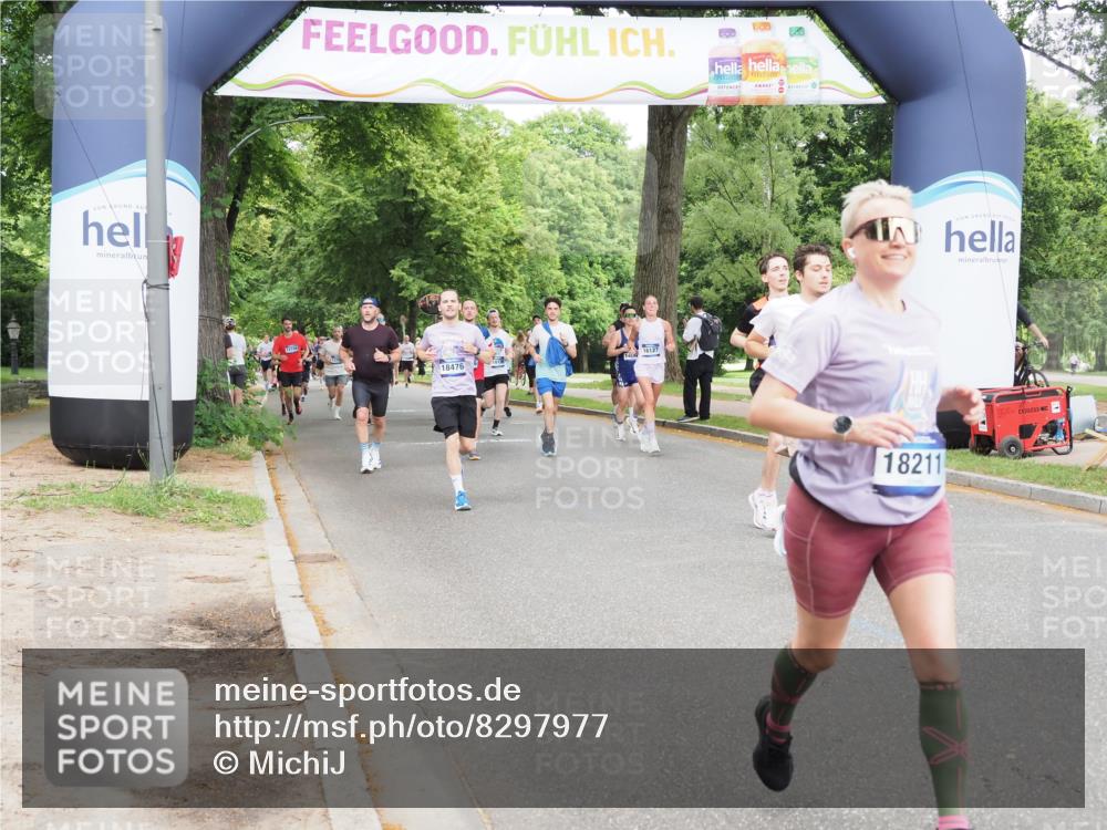 29.06.2025 - hella hamburg halbmarathon MichiJ http://msf.ph/oto/8297977 29.06.2025 10:34:25 Zwischen KM18-KM19 1070, 2623, 6532, 8564, 8668, 10208, 10211, 11125, 12277, 13630, 16475, 17332, 18211, 18476 meine-sportfotos.de