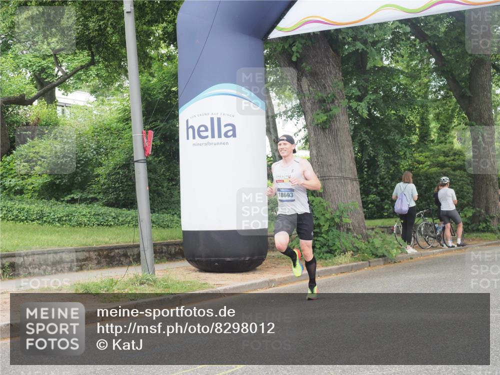 29.06.2025 - hella hamburg halbmarathon KatJ http://msf.ph/oto/8298012 29.06.2025 10:13:41 Zwischen KM18-KM19 2459, 6816 meine-sportfotos.de
