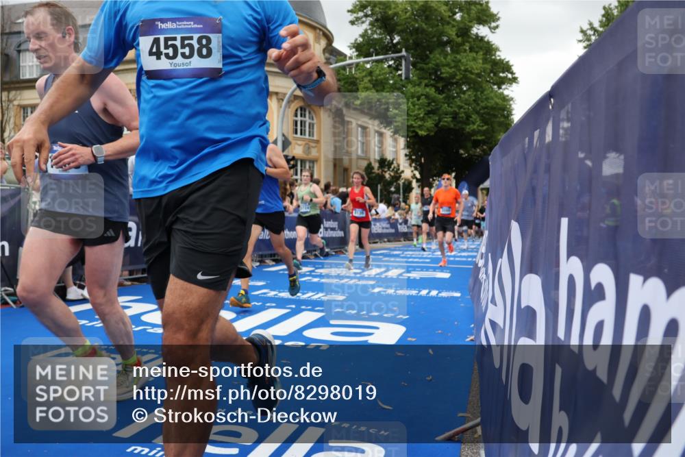 29.06.2025 - hella hamburg halbmarathon Strokosch-Dieckow http://msf.ph/oto/8298019 29.06.2025 10:52:55 Ziel 1257, 1258, 1657, 2099, 2444, 2814, 2910, 3334, 4557, 4558, 4770, 5077, 5907, 7509, 8139, 8587, 8720, 8955, 9093, 10724, 10811, 11217, 11992, 12155, 12367, 12519, 12910, 14198, 14286, 14791, 15430, 18590, 18720 meine-sportfotos.de