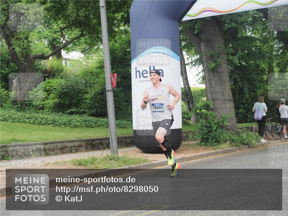 29.06.2025 - hella hamburg halbmarathon KatJ http://msf.ph/oto/8298050 29.06.2025 10:13:42 Zwischen KM18-KM19 2459, 6816 meine-sportfotos.de